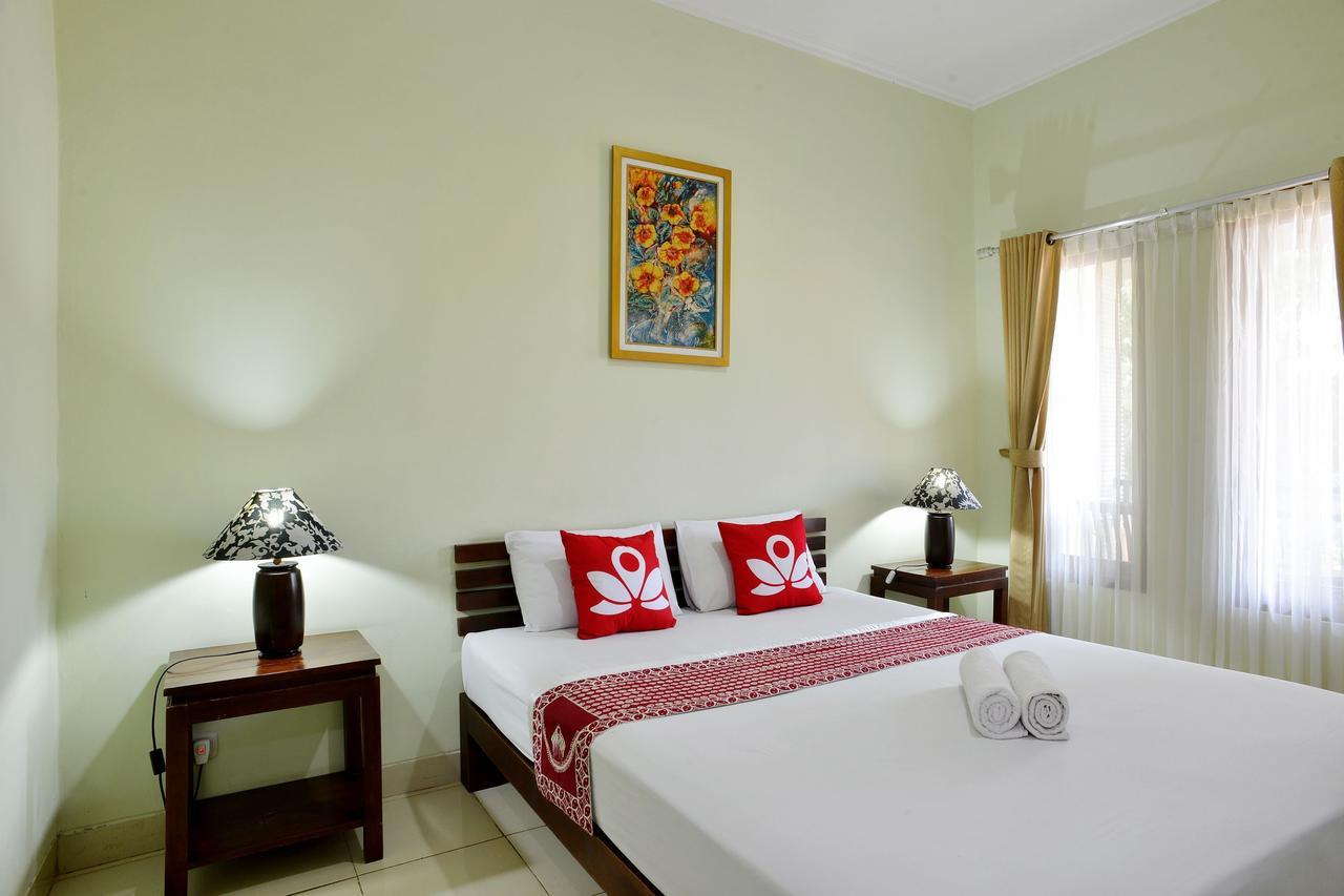 เซน รูมส์ ปาคูอาลามัน Hotel ยอกยาการ์ตา ภายนอก รูปภาพ
